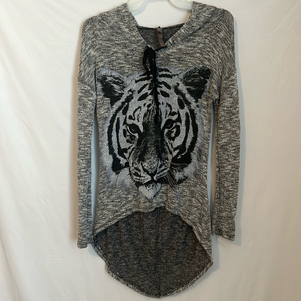 Size M tiger face thin hoodie